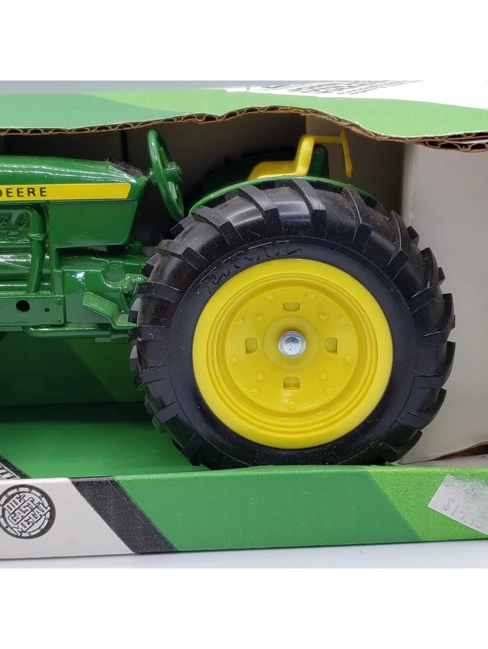 John Deere 2040 Utility Tractor Diecast Model 1/16 Scale